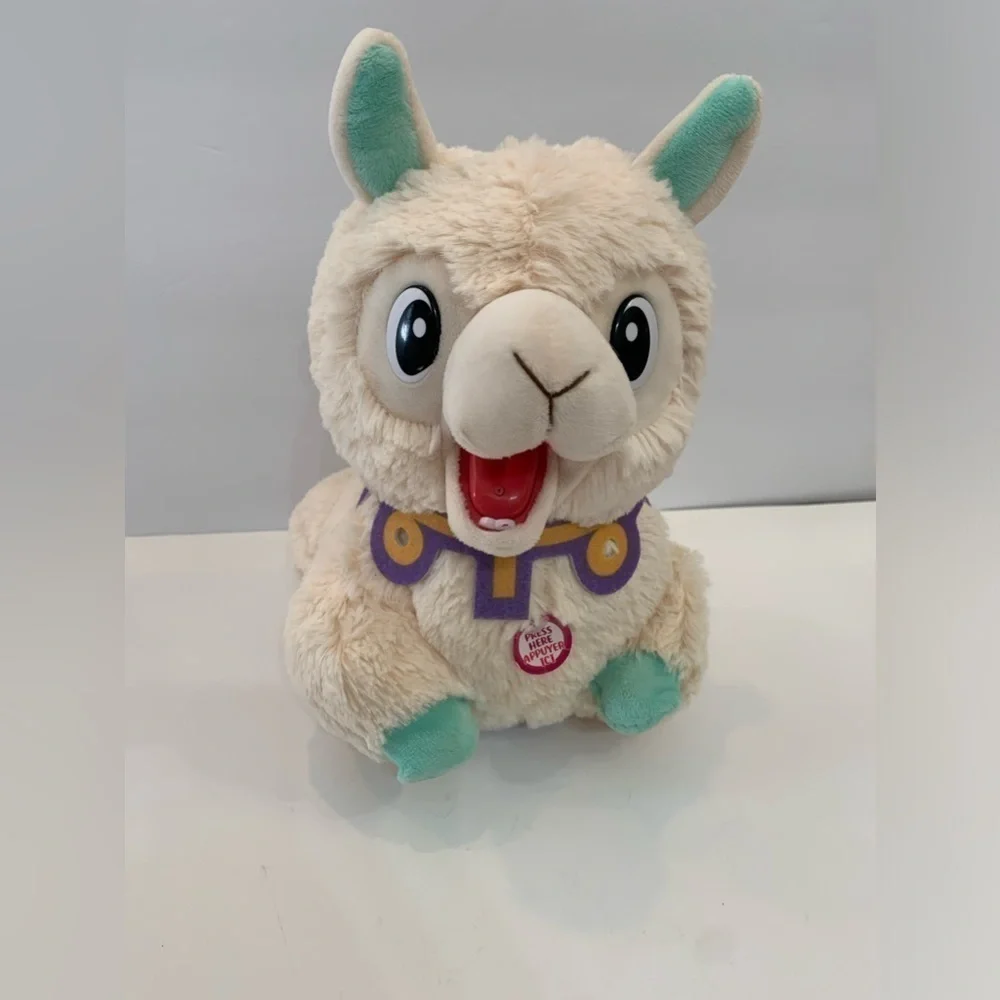 Club Petz Spitzy The Funny Spitting Llama Interactive Plush IMC Toys 2019 kids